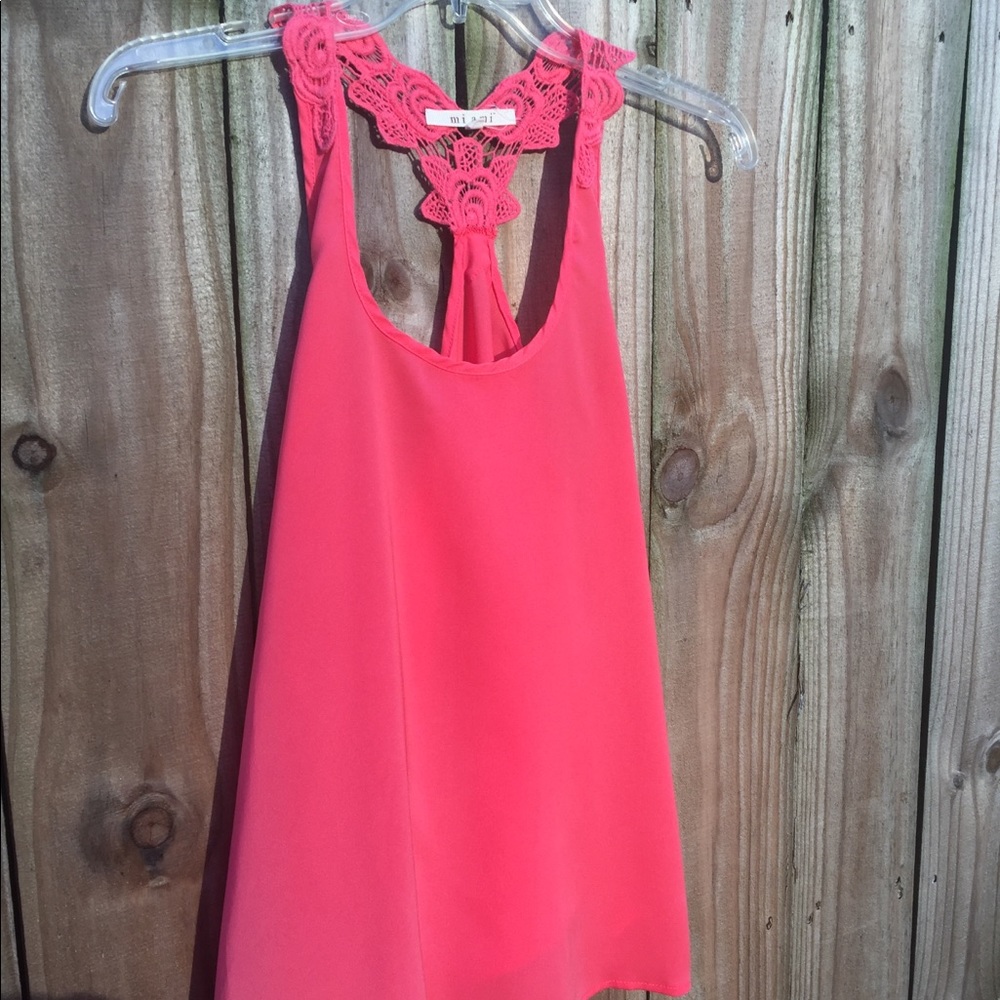 Flowy tank